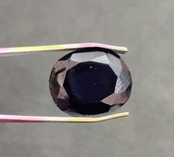 Jamuniya Colour Crystal (जमुनिया कलर क्रिस्टल) | Weight 17.0 carat Neeli Jyotishshop 3 600x541