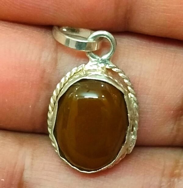 Hakik Stone Locket Jyotishshop 45 600x615