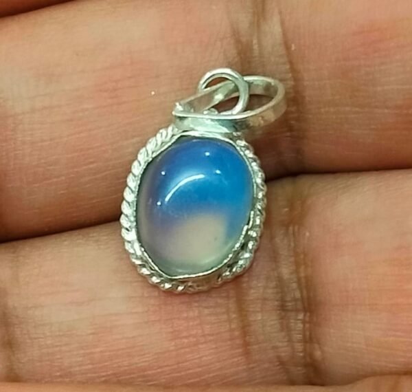 Moonstone Locket Jyotishshop 1 600x570